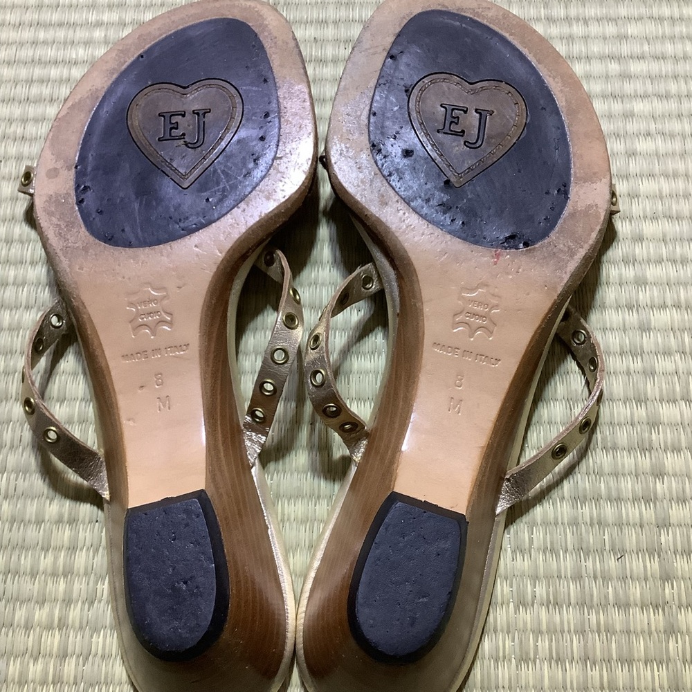 Eric Javits Gold Thong Sandals - Picture 5 of 5
